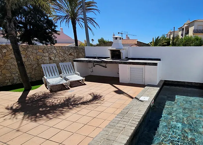 Oura Villa V2 Flores