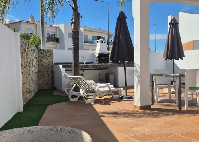 Oura Villa V2 Flores
