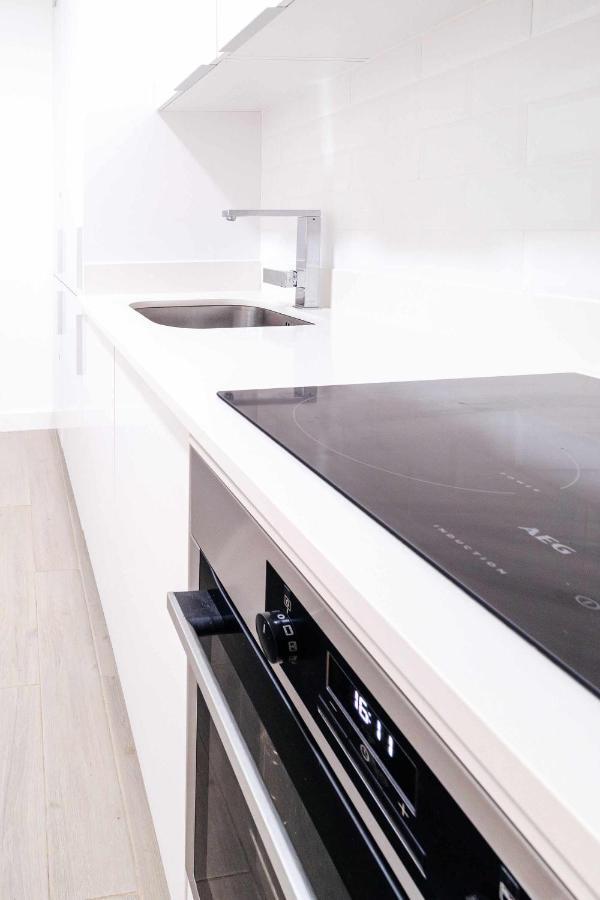 Oura V2 Flores Villa
