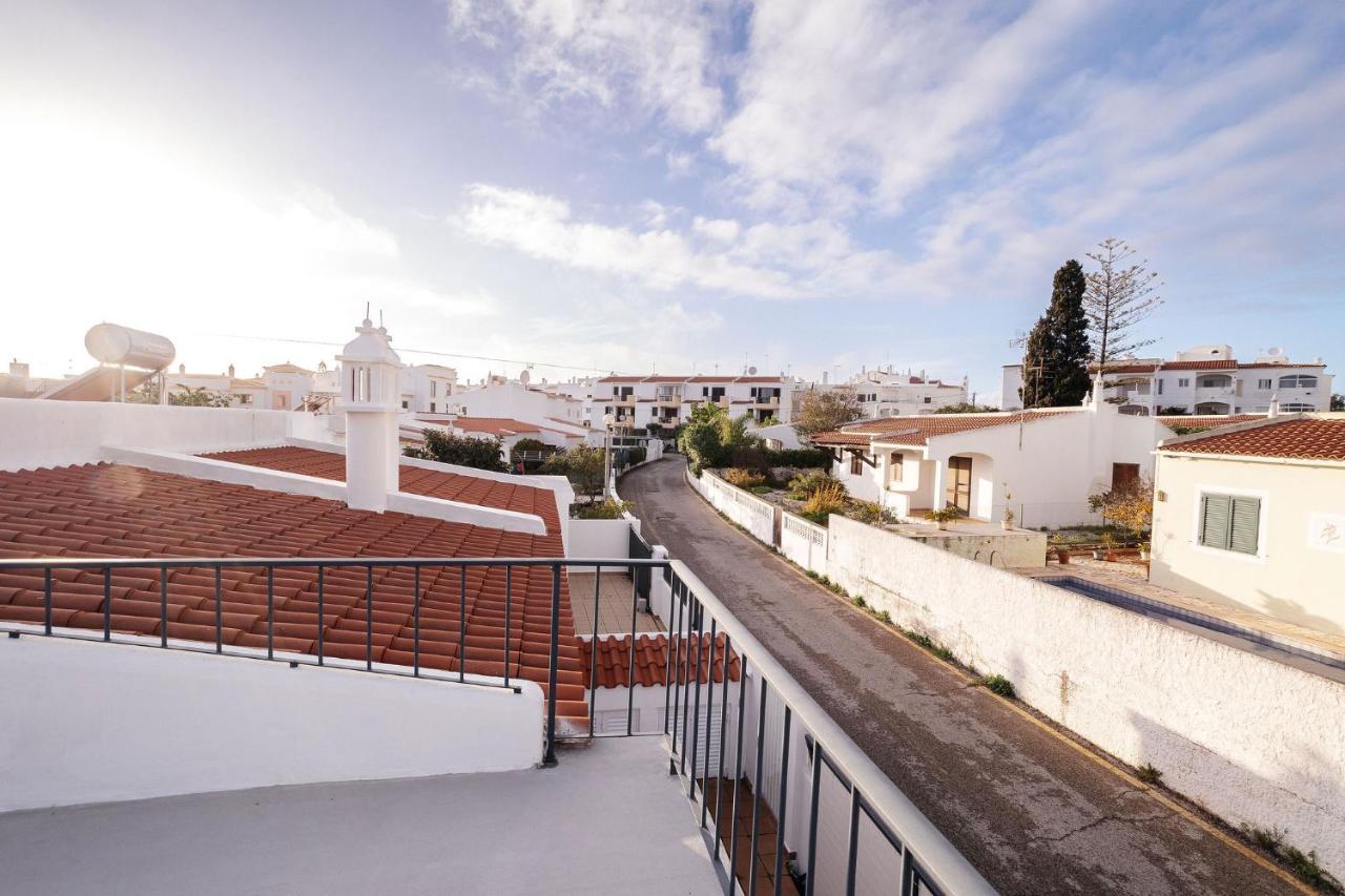 Oura V2 Flores Villa Albufeira